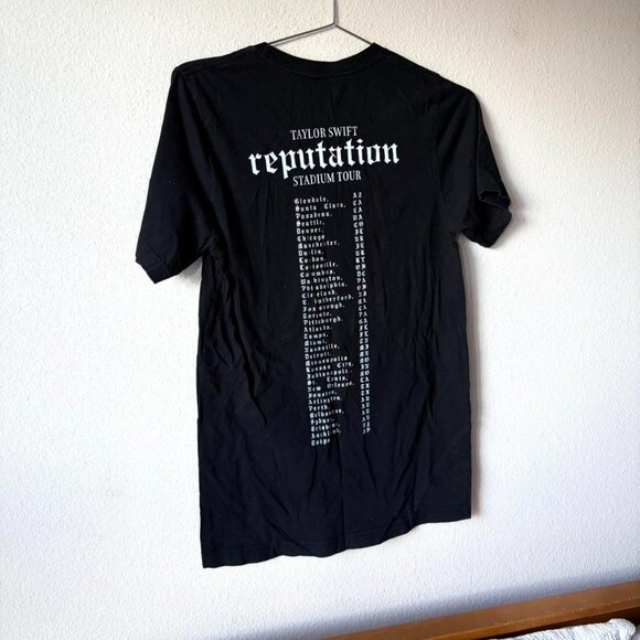 Taylor Swift Reputation Tour Black Band Tee Shirt Small - Picture 4 of 4
